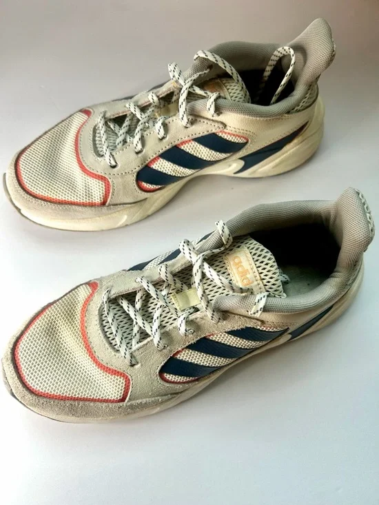 adidas Women's Valasion Sneakers - Picture 7 of 11